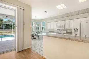 7287 38th Ct E, Sarasota, FL 34243 - Photo 11