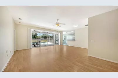 7287 38th Court E, Sarasota, FL 34243 - Photo 7