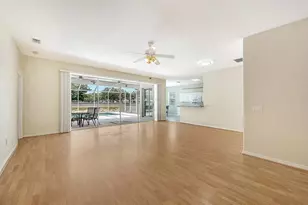 7287 38th Ct E, Sarasota, FL 34243 - Photo 7
