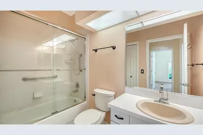 7287 38th Court E, Sarasota, FL 34243 - Photo 23