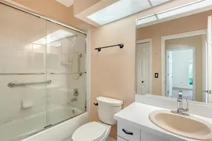 7287 38th Ct E, Sarasota, FL 34243 - Photo 23