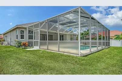 7287 38th Court E, Sarasota, FL 34243 - Photo 35