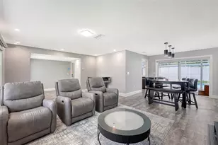 2828 Suncrest Dr, Sarasota, FL 34239 - Photo 5