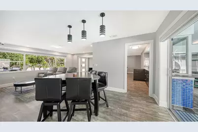 2828 Suncrest Drive, Sarasota, FL 34239 - Photo 9