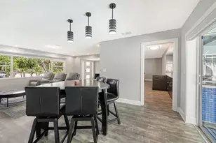2828 Suncrest Dr, Sarasota, FL 34239 - Photo 9