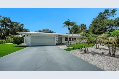 2828 Suncrest Drive, Sarasota, FL 34239 - Photo 3