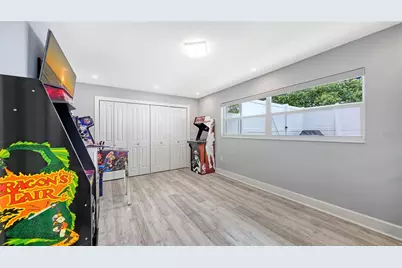 2828 Suncrest Drive, Sarasota, FL 34239 - Photo 19
