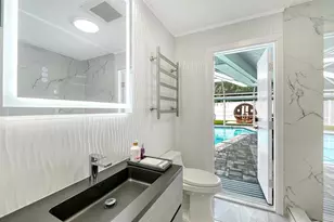 2828 Suncrest Dr, Sarasota, FL 34239 - Photo 21