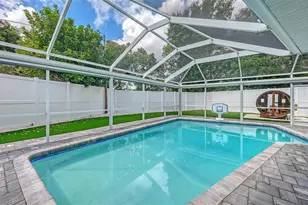 2828 Suncrest Dr, Sarasota, FL 34239 - Photo 25
