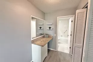 942 N Beneva Rd, Sarasota, FL 34232 - Photo 13