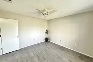942 N Beneva Rd, Sarasota, FL 34232 - Photo 17