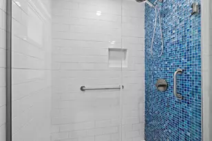 622 Tropical Cir, Sarasota, FL 34242 - Photo 29