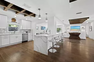622 Tropical Cir, Sarasota, FL 34242 - Photo 13