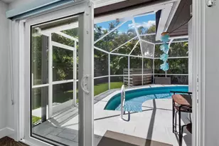622 Tropical Cir, Sarasota, FL 34242 - Photo 19