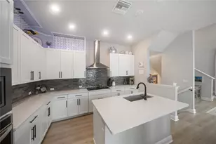 2501 Boone Ct, Sarasota, FL 34237 - Photo 3