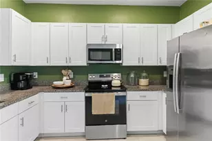 2549 Sunray Venus Wy, Ruskin, FL 33570 - Photo 13