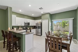 2549 Sunray Venus Wy, Ruskin, FL 33570 - Photo 9