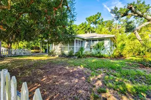1208 28th St W, Bradenton, FL 34205 - Photo 5