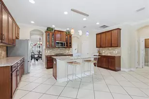 843 Molly Cir, Sarasota, FL 34232 - Photo 7