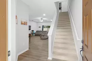3831 Parkridge Cir, Sarasota, FL 34243 - Photo 3