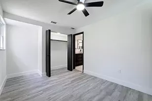 4256 King Richard Ln, Sarasota, FL 34232 - Photo 27