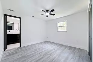 4256 King Richard Ln, Sarasota, FL 34232 - Photo 23