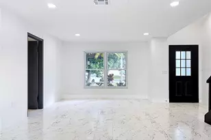 4256 King Richard Ln, Sarasota, FL 34232 - Photo 7
