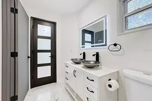 4256 King Richard Ln, Sarasota, FL 34232 - Photo 21