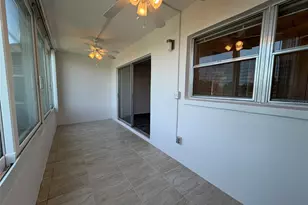 7153 W Country Club Dr N, Sarasota, FL 34243 - Photo 17