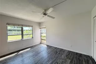 7153 W Country Club Dr N, Sarasota, FL 34243 - Photo 11