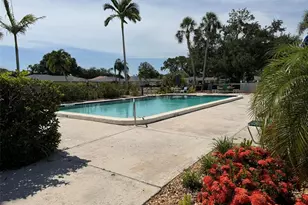7153 W Country Club Dr N, Sarasota, FL 34243 - Photo 21
