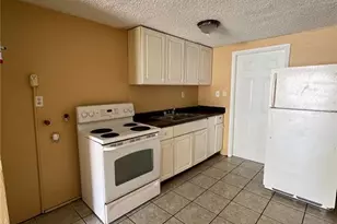 3007 14th St E, Bradenton, FL 34208 - Photo 7