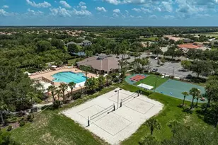 915 Fairwaycove Ln, Bradenton, FL 34212 - Photo 57