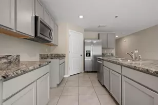 5280 Fiddle Fig Ave, Wimauma, FL 33598 - Photo 9