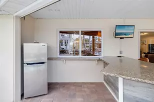 565 Commonwealth Pl, Sarasota, FL 34242 - Photo 35
