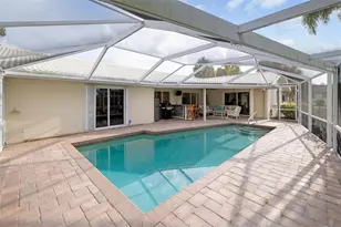 565 Commonwealth Pl, Sarasota, FL 34242 - Photo 33