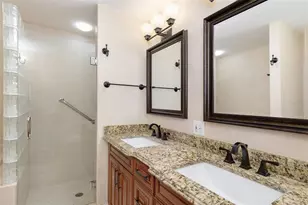 565 Commonwealth Pl, Sarasota, FL 34242 - Photo 27