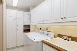 565 Commonwealth Pl, Sarasota, FL 34242 - Photo 45