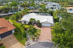 565 Commonwealth Pl, Sarasota, FL 34242 - Photo 3