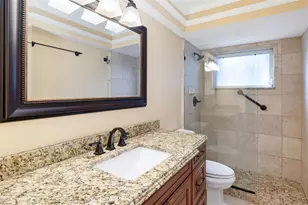 565 Commonwealth Pl, Sarasota, FL 34242 - Photo 35