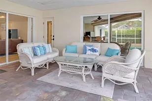 565 Commonwealth Pl, Sarasota, FL 34242 - Photo 37
