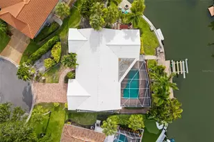 565 Commonwealth Pl, Sarasota, FL 34242 - Photo 5