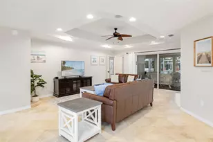 565 Commonwealth Pl, Sarasota, FL 34242 - Photo 11