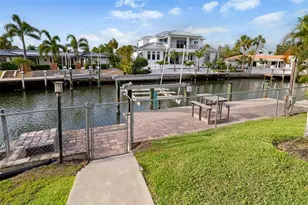 565 Commonwealth Pl, Sarasota, FL 34242 - Photo 39