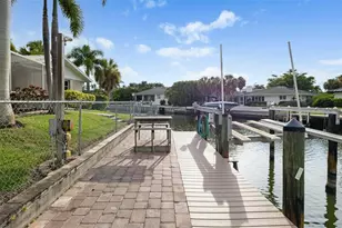 565 Commonwealth Pl, Sarasota, FL 34242 - Photo 41