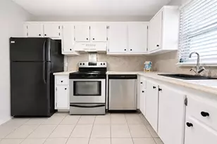 2727 75th St W, Bradenton, FL 34209 - Photo 3