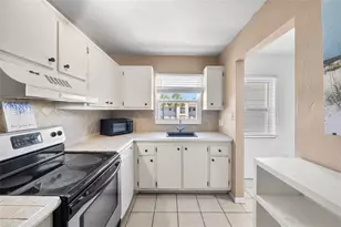 2727 75th St W, Bradenton, FL 34209 - Photo 5