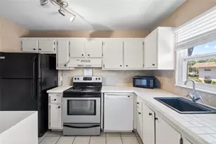 2727 75th St W, Bradenton, FL 34209 - Photo 3