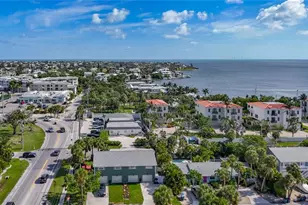 202 Peacock Ln, Holmes Beach, FL 34217 - Photo 43