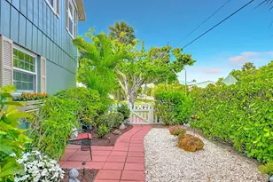202 Peacock Ln, Holmes Beach, FL 34217 - Photo 31